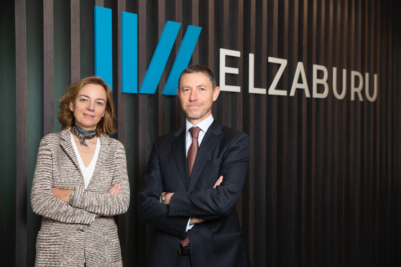 Ana Donate 和 Carlos Morán 成为 Elzaburu 的新合作伙伴
