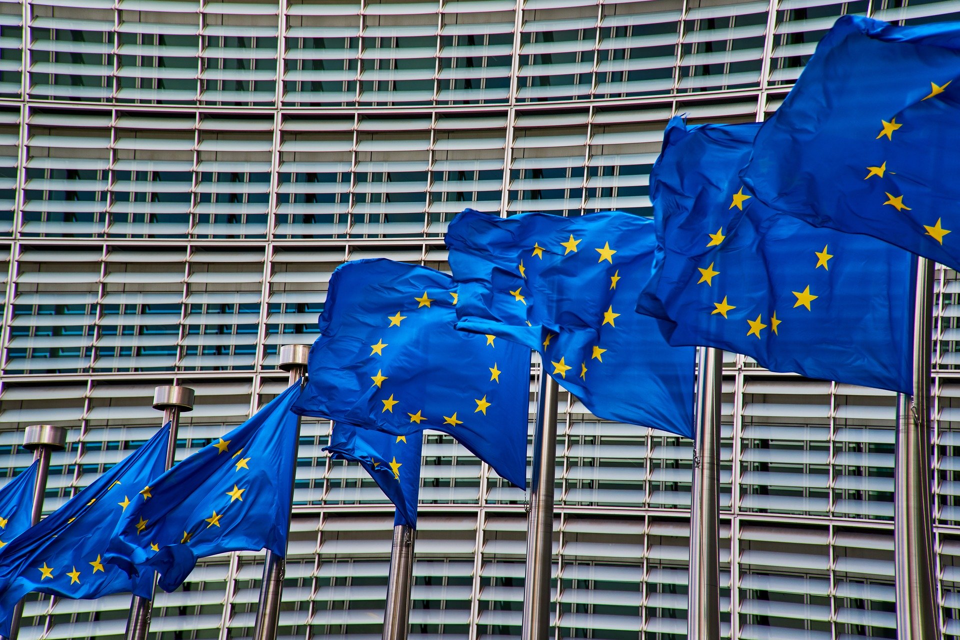 banderas europeas, edificio, comisión europea
